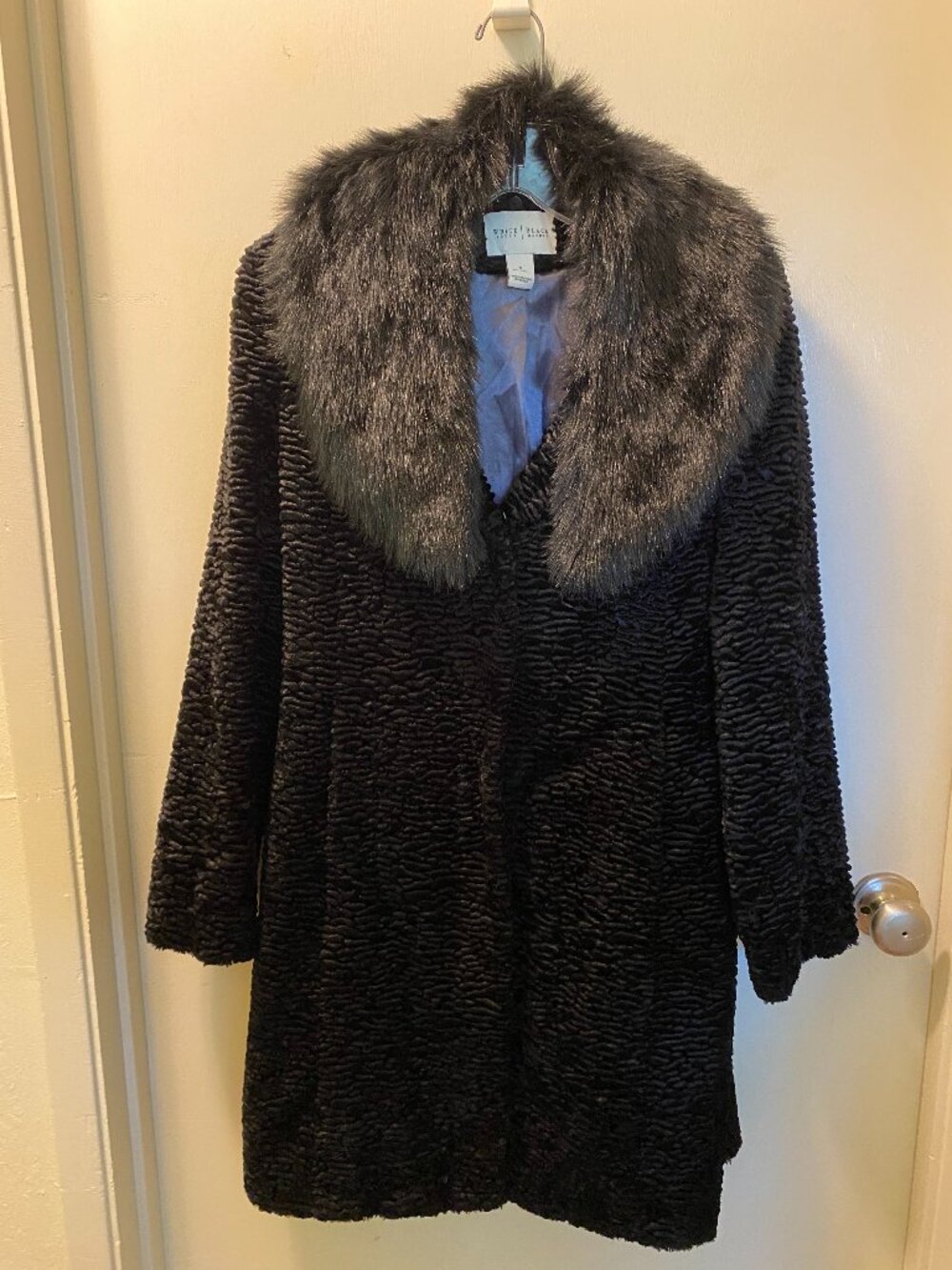 White House Black Market Faux Fur Coat Black Textured Small